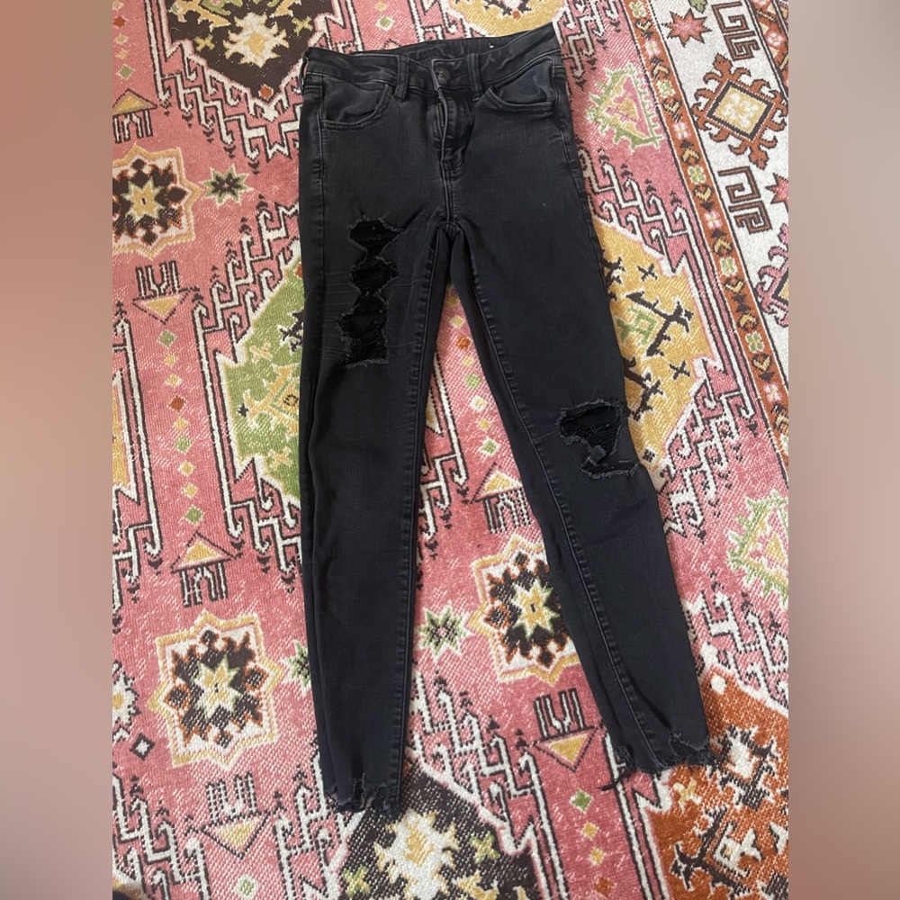 Size 0 Black American Eagle jeans    Good condition Smoke/Pet free home